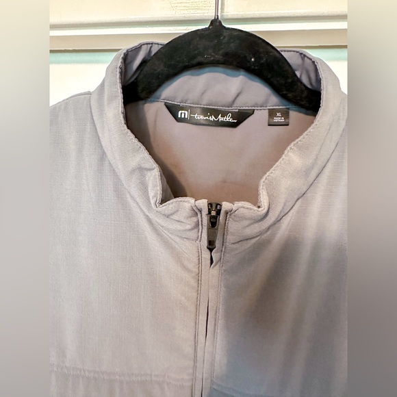 Travis Mathew Men's Gray Puffer Vest, Size XL - Picture 8 of 14